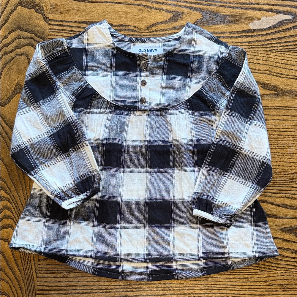 Old Navy Girls Black/White Plaid Top 😍